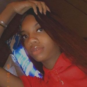 Meet your Posher, Cynthia